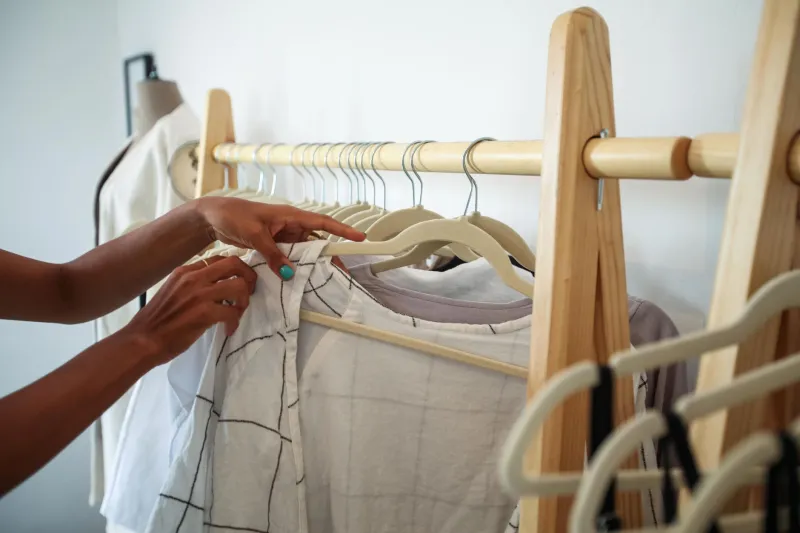Beyond the Ten-Piece Rule: How Constraint Becomes Creative Freedom in Your Wardrobe